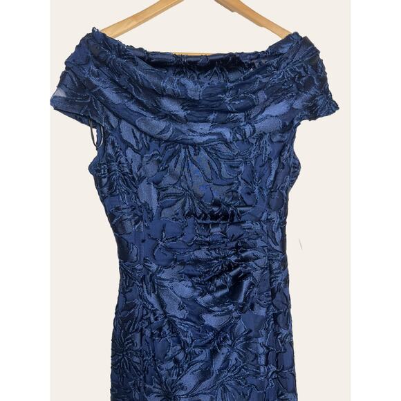 Tahari St. Levine Navy Blue Floral Burnout Velvet Cowl Neck Formal Gown Size 8 - Picture 8 of 11